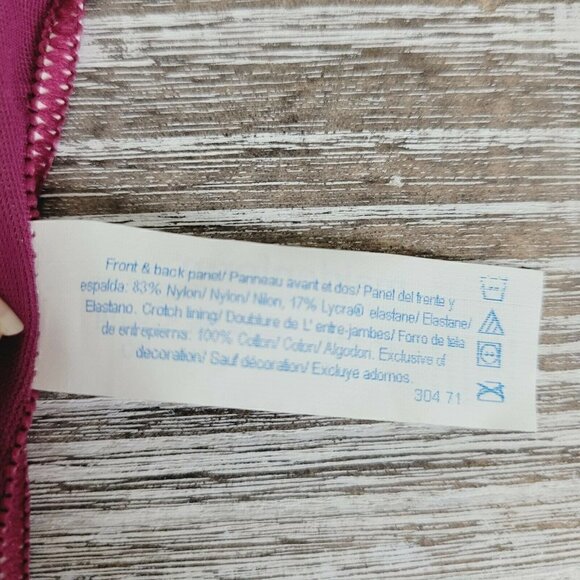 Vintage Maidenform Thong Panty Second Skin Sz 5/Sm Cranberry Red VHTF Smooth NWT - Picture 8 of 8